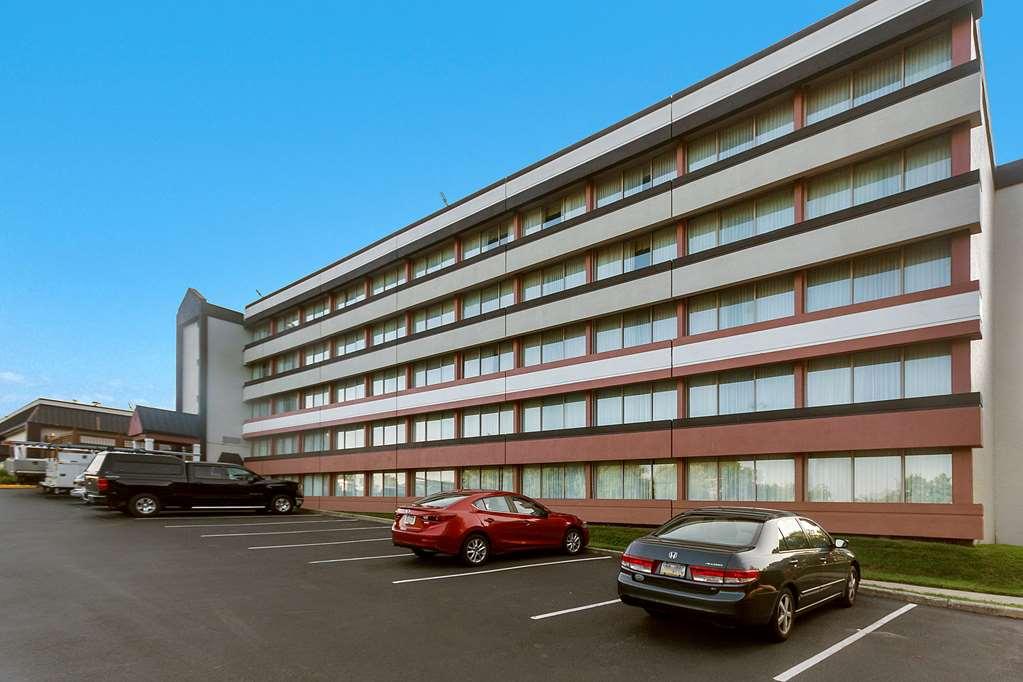 Chester And Conference Center Hotel 2*