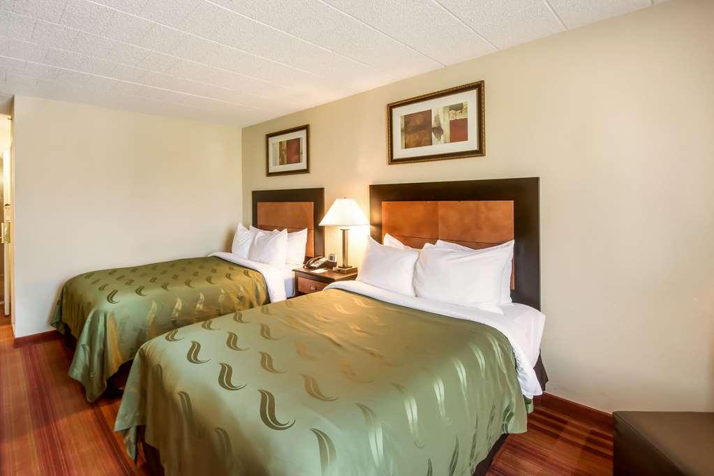 Hotel Chester And Conference Center