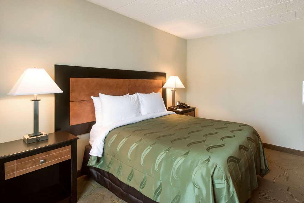 Chester And Conference Center Hotel