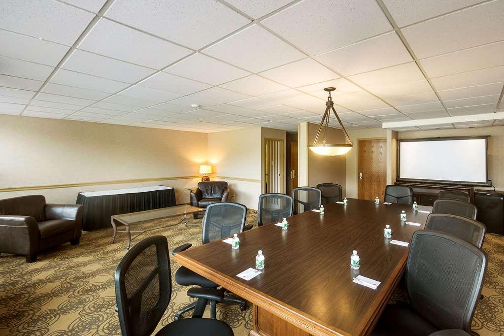 Hotel Chester And Conference Center