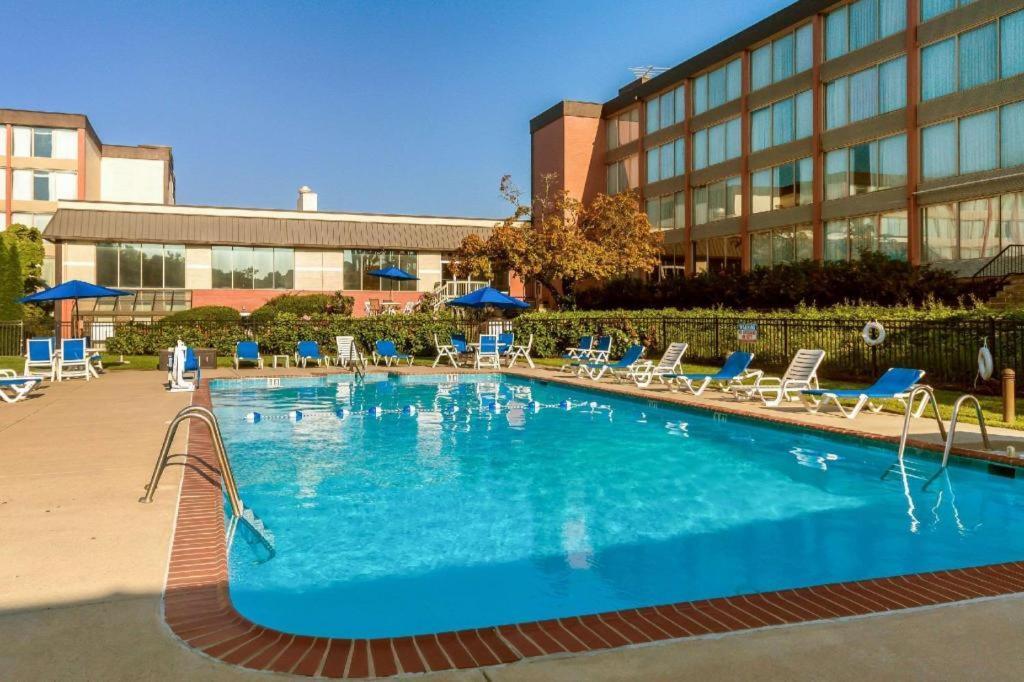 Hotel Chester And Conference Center 2*