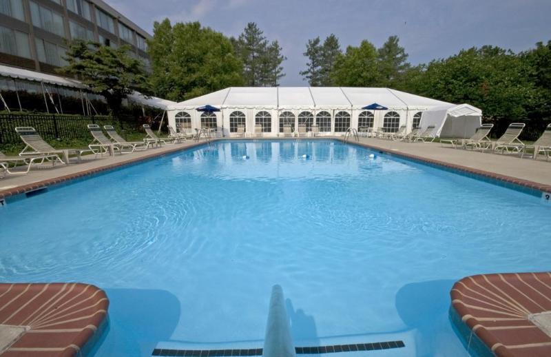 Chester And Conference Center 2*