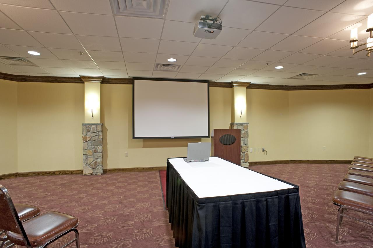 Chester And Conference Center Hotel