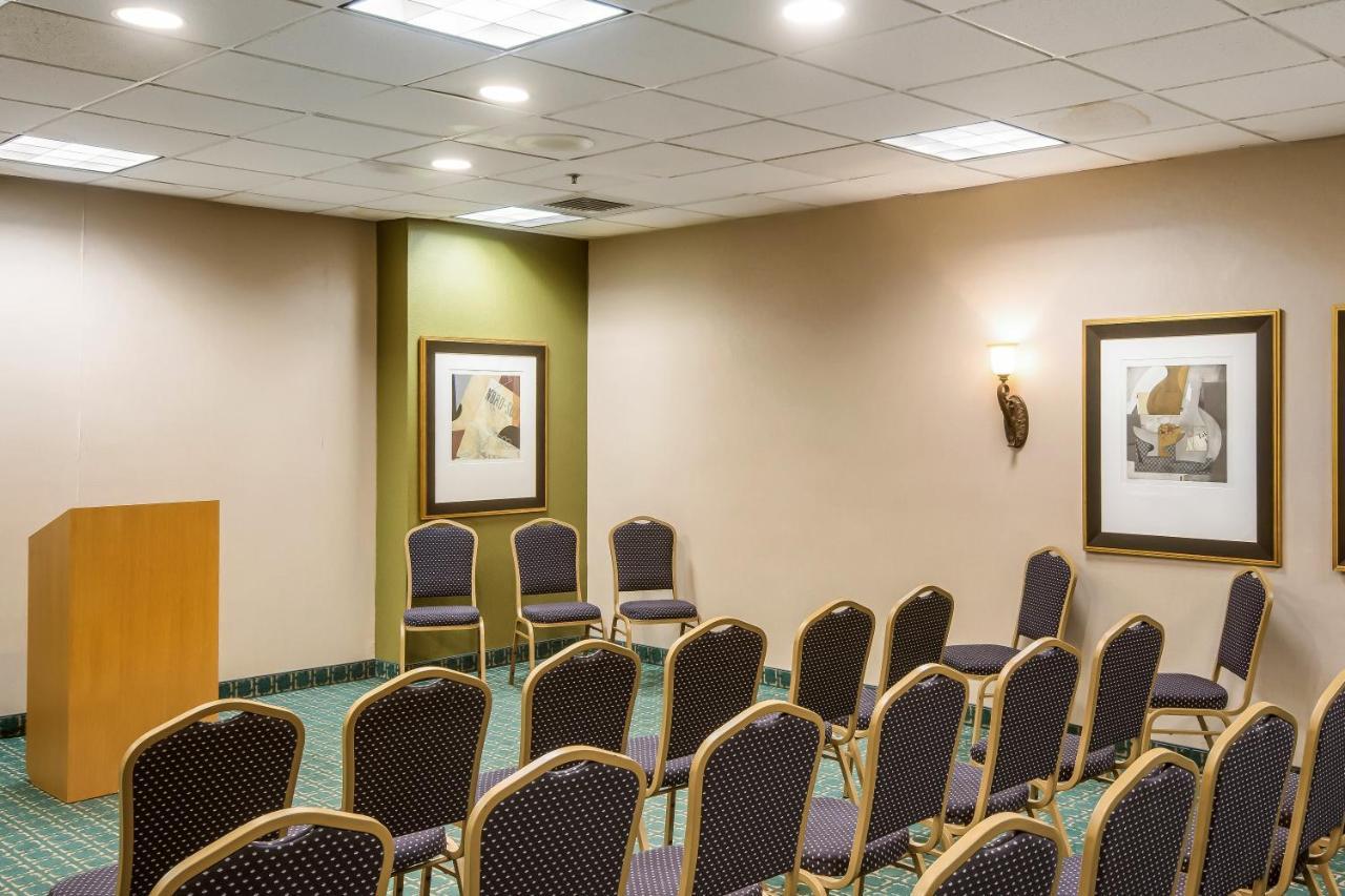 Chester And Conference Center Hotel 2*